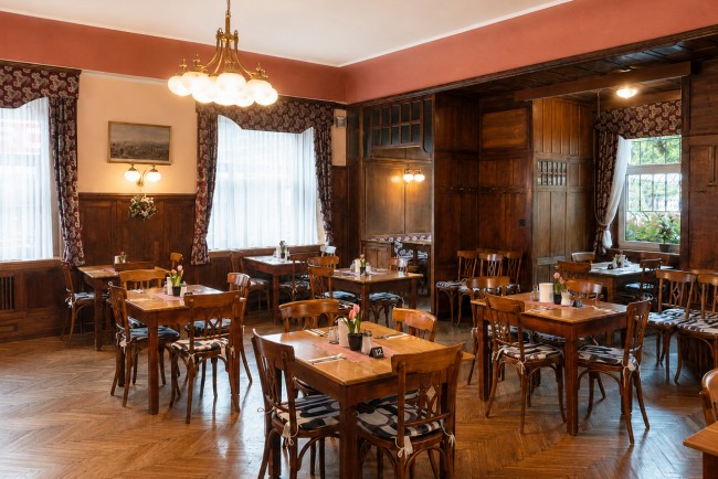 Fr&uuml;hst&uuml;cksraum im Jugendstil