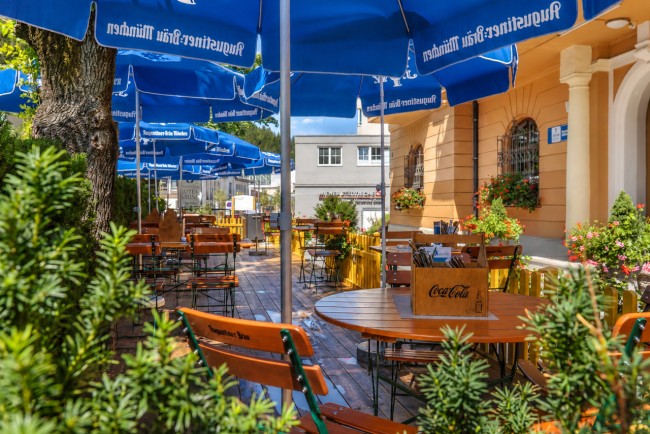 Gastgarten im historischen Stadtzentrum von Bad Gastein