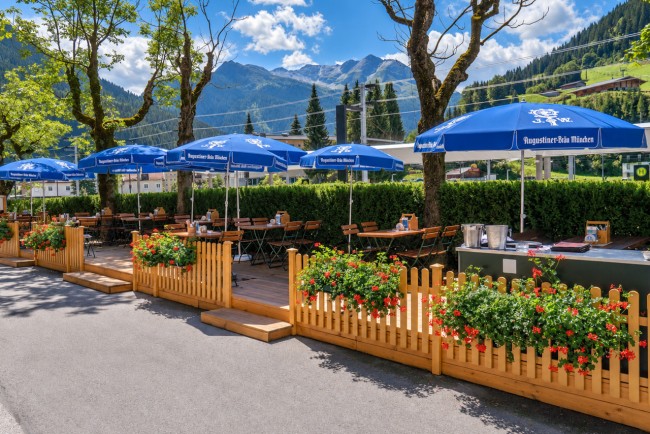 Gem&uuml;tliche Stunden in den Restaurant im Thermenhotel Krone