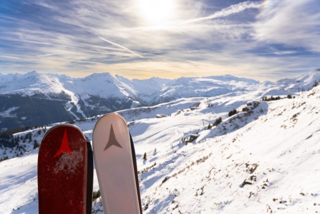 Skifahren und Snowboarden in Ski amad&eacute;