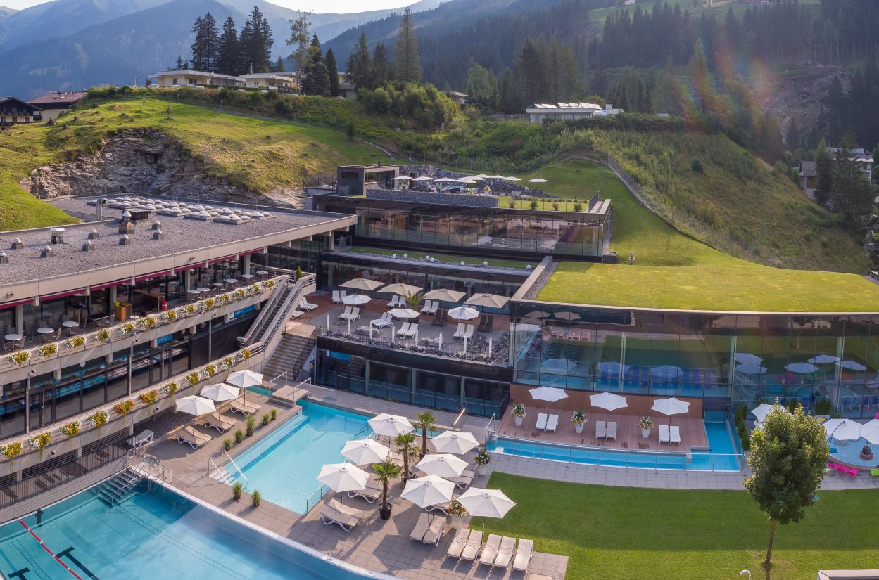Einzigartige Lage und beeindruckendes Panorama in der Felsentherme © Felsentherme_EDV Michel