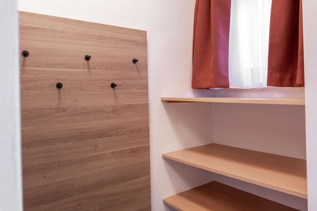 Ger&auml;umiges Mehrbettzimmer mit Dusche/WC, Fr&uuml;hst&uuml;ck und  WLAN