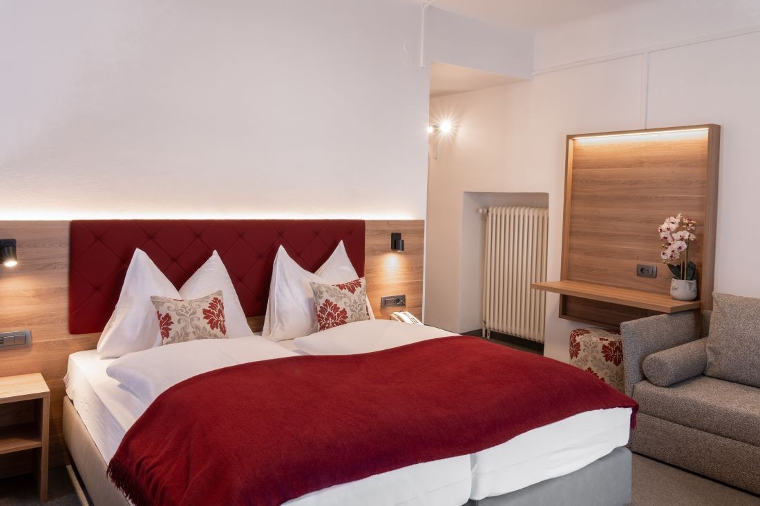 Dreibettzimmer mit Dusche/C, Fr&uuml;hst&uuml;ck und WLAN