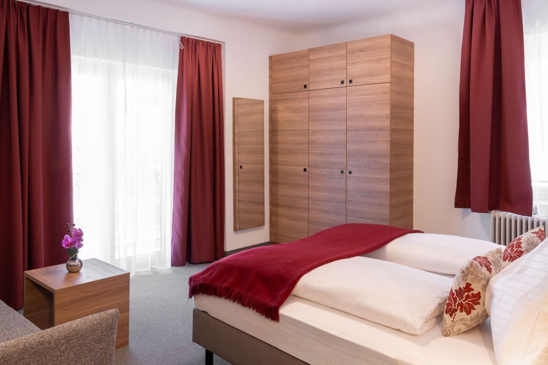 Dreibettzimmer mit Dusche/C, Fr&uuml;hst&uuml;ck und WLAN